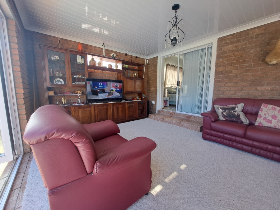 3 Bedroom Property for Sale in Myburgh Park Western Cape